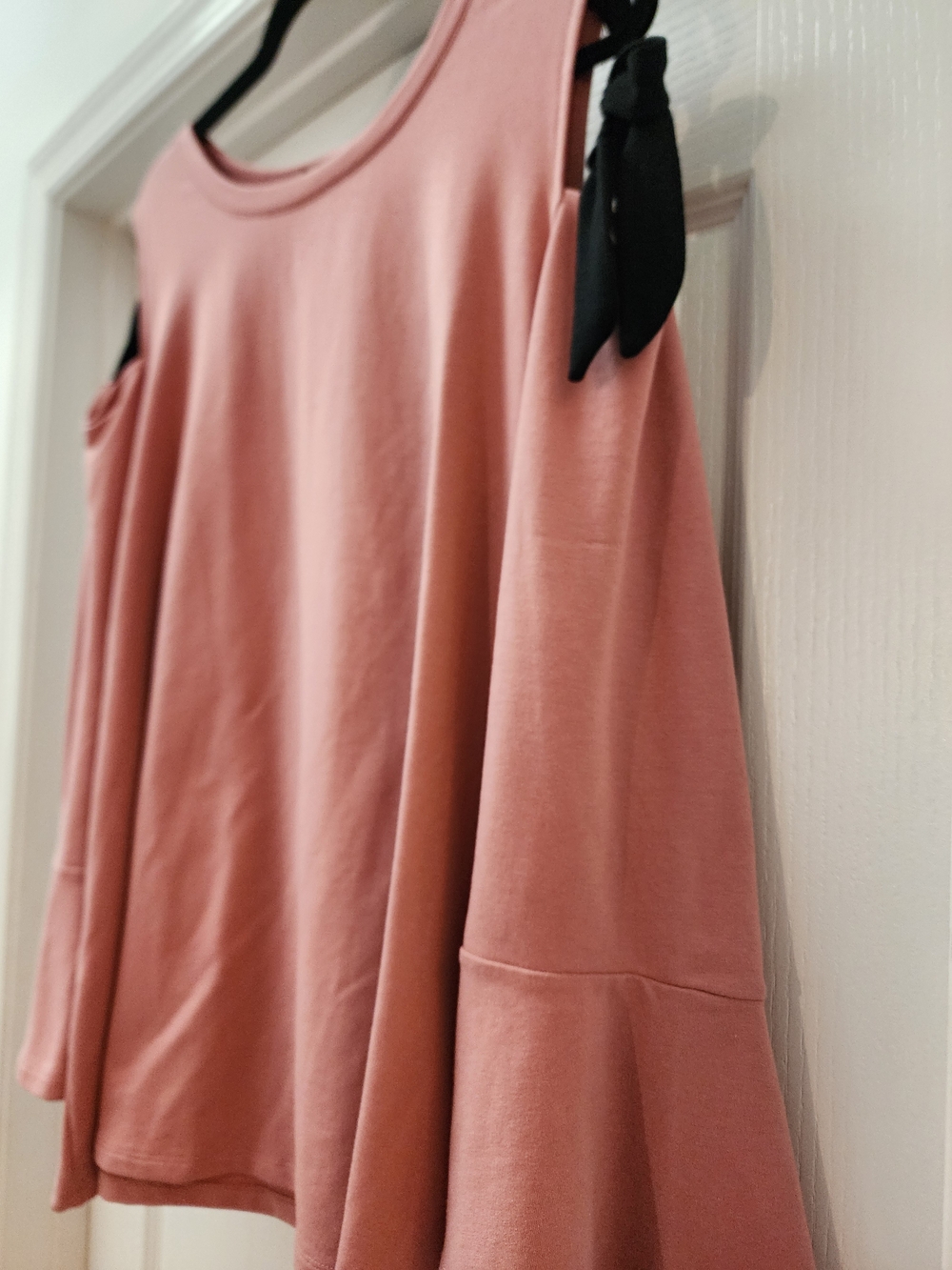 NWT Lane Bryant Women’s Cold-Shoulder Tie-Strap Top in Dusty Rose Size 18/20